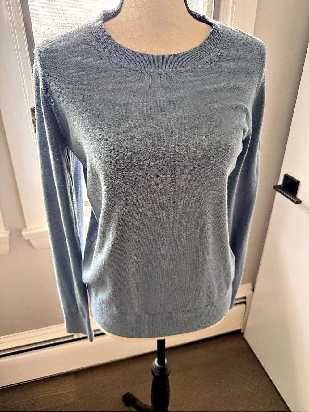 Quince Lightweight Cotton Cashmere Crew Sweater in Blue Small